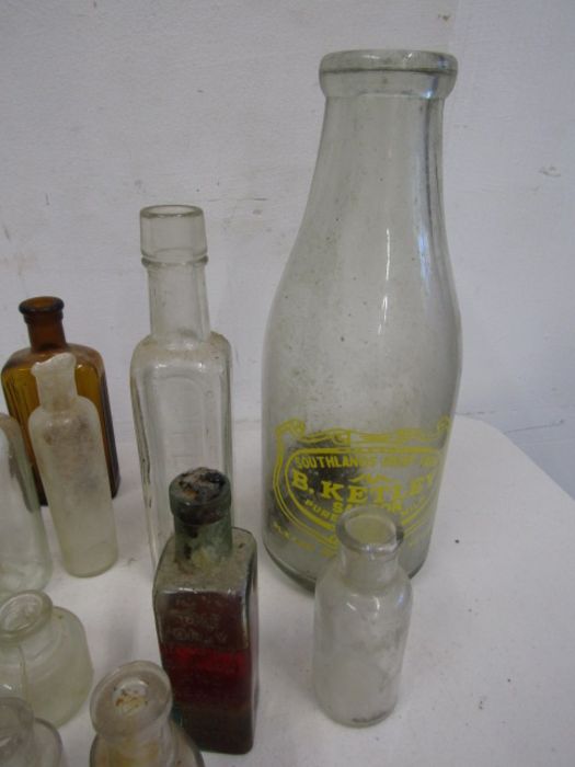Vintage glass bottle collection inc Eiffel tower fruit juice bottle - Image 4 of 9