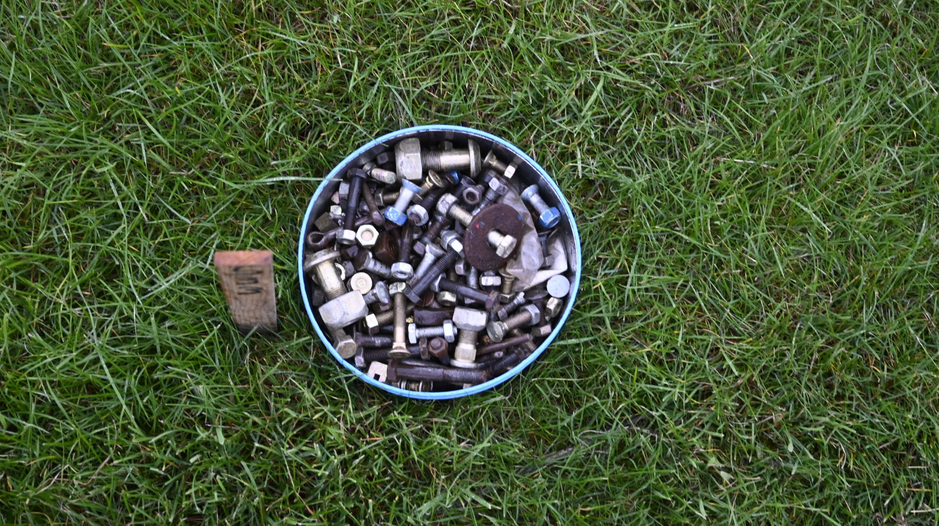 Tin of plough bolts