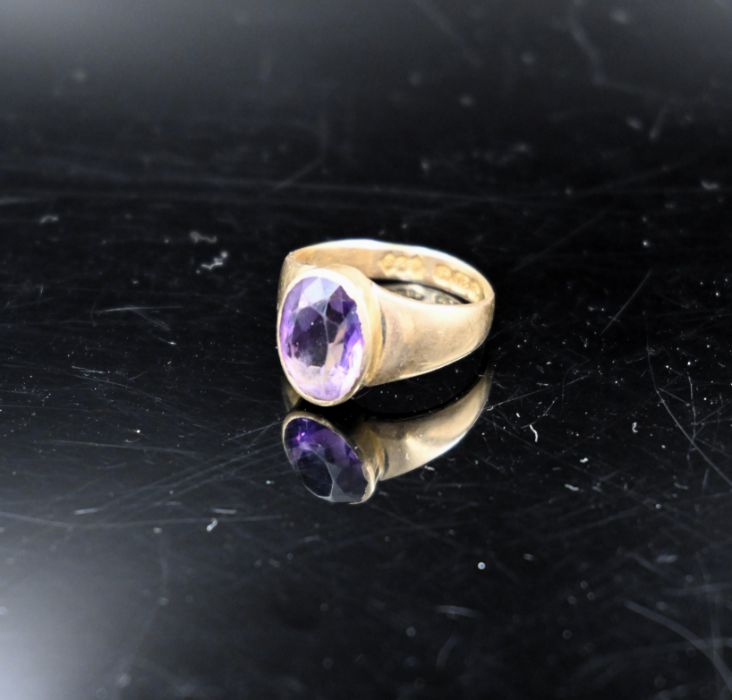18 carat gold and amethyst ring, 5.76g hallmarked - Image 3 of 5