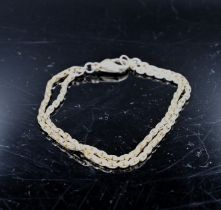9ct gold chain bracelet. 9.9grams, 21cm long