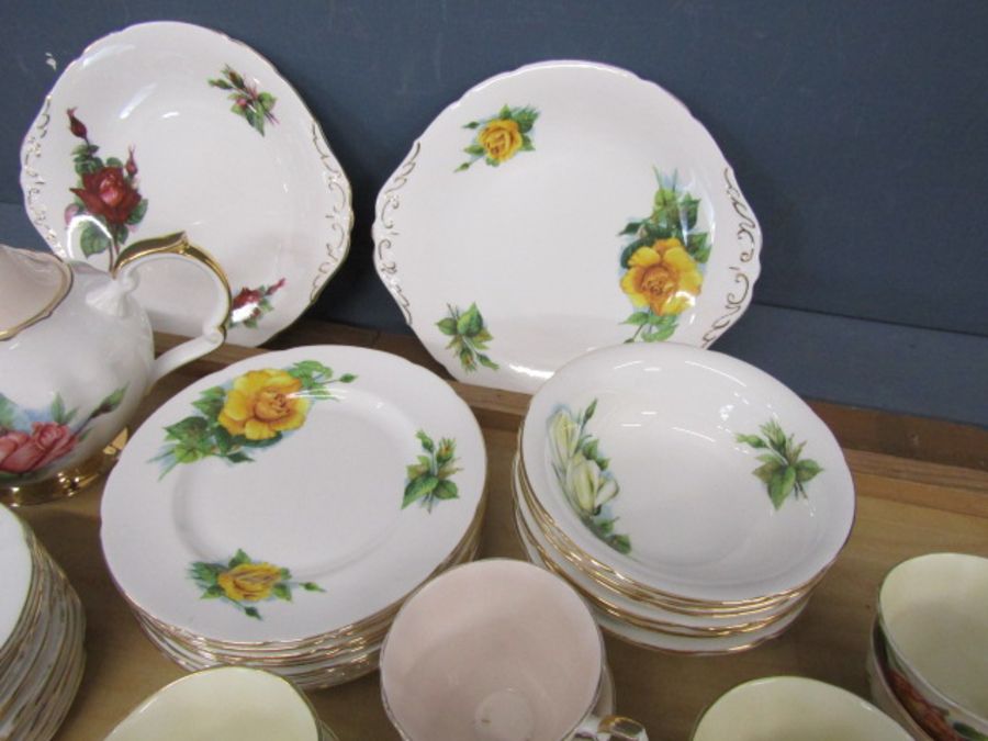 Paragon Wheatcroft part tea set comprised of teapot, 11 saucers, 9 cups, 13 tea plates, 8 desssert - Image 5 of 8