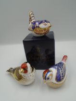 3 Royal Crown Derby bird paperweights to incl Goldfinch with gold stopper, Wren with gold stopper,