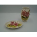 Moorcroft small pink geranium pattern vase, approx 10.5cm tall together with a small oval pink