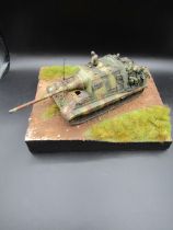Jagd Tiger with resting troops diorama 30x25cm