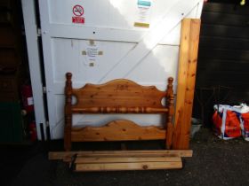 4'6" Double pine bedframe