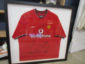 Manchester United signed football shirt year 200-2002? inc autographs from Beckham, Giggs etc etc no