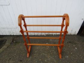 Pine towel rail