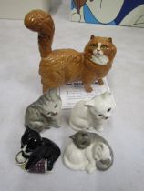 Doulton walking cat and 4 small cats