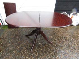 Stag Extending pedestal table