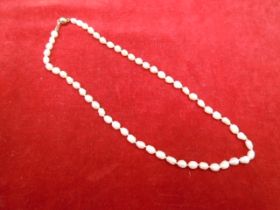 Natural pearl necklace, approx 43cm long