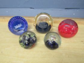 5 Glass paperweights