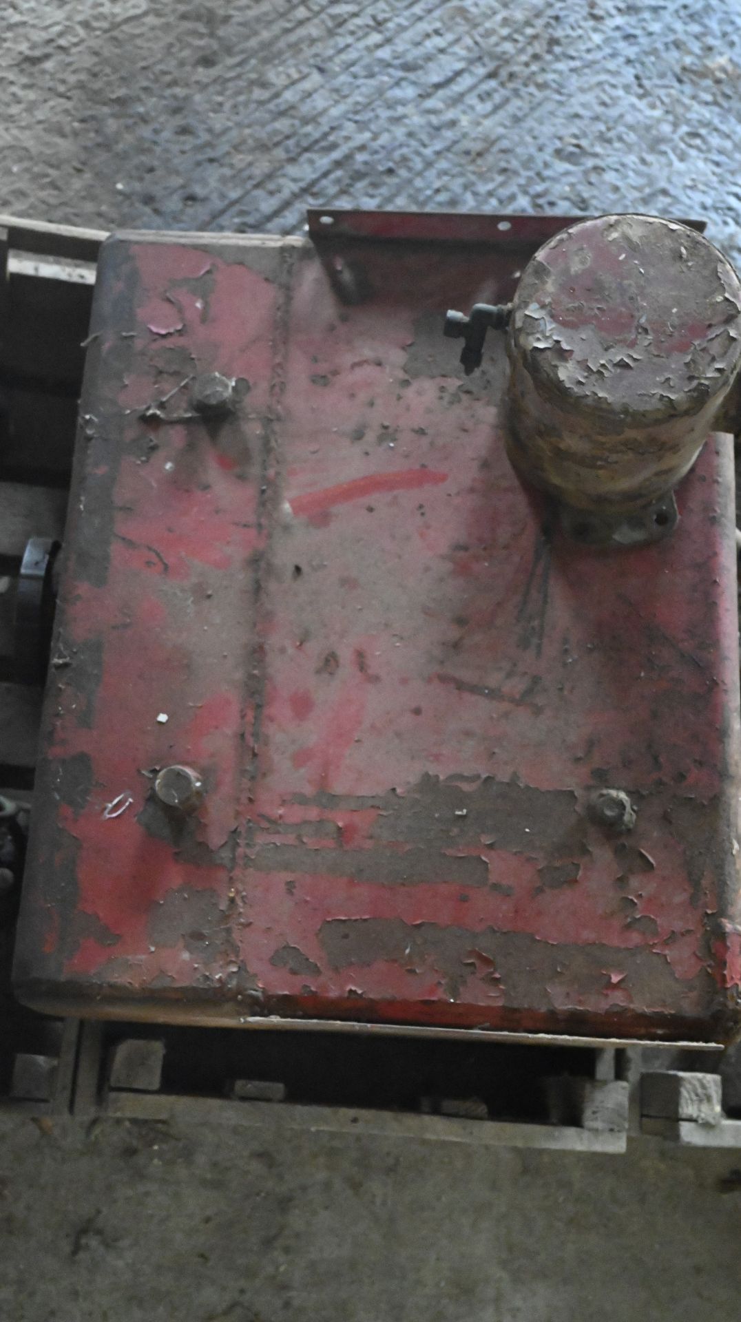 Fuel tank for an international crawler