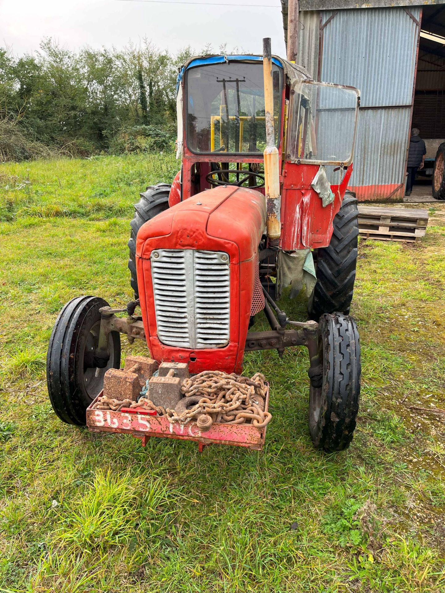 Massey Ferguson 35 with back forklift/ pallet forks 6,750hrs - Image 2 of 6