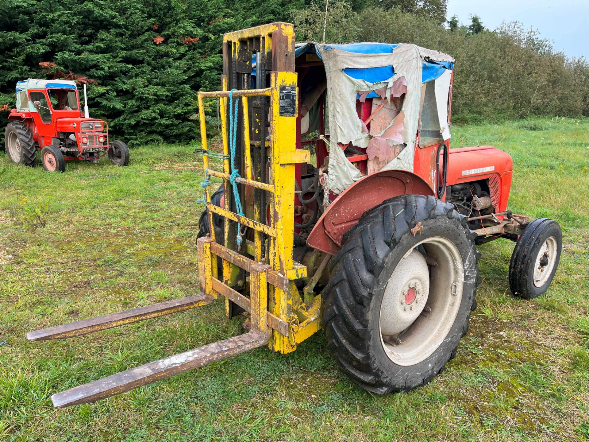 Massey Ferguson 35 with back forklift/ pallet forks 6,750hrs - Image 6 of 6