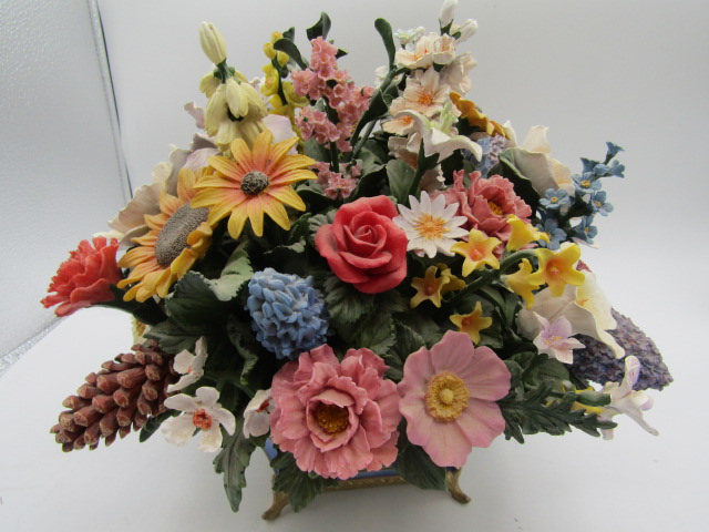 Thomas Kinkade All-American bouquet- a 50 state flower bouquet, pair Capodimonte floral candle - Image 7 of 9
