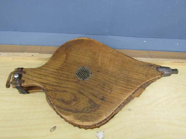 Large oak Arts & Crafts style bellows L65cm approx - Image 2 of 2