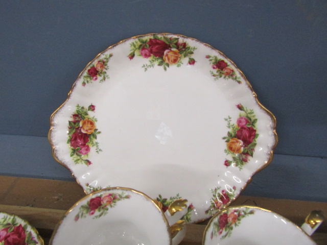 Royal Albert Old Country Roses tea set for 6 (teapot has broken spout as seen in picture) - Image 4 of 5