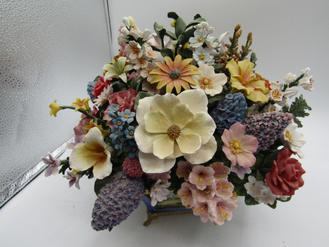 Thomas Kinkade All-American bouquet- a 50 state flower bouquet, pair Capodimonte floral candle - Image 8 of 9