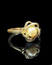 9ct gold pearl ring