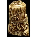 Chinese carved composition snuff bottle