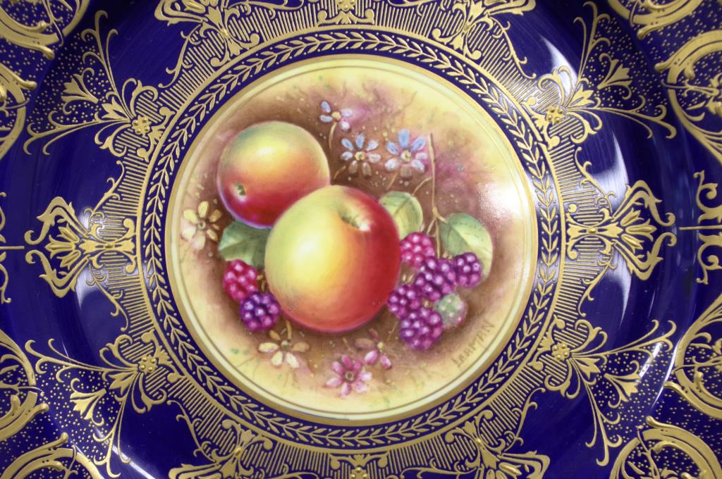 Royal Worcester painted fruit signed cabinet plate - Image 2 of 5