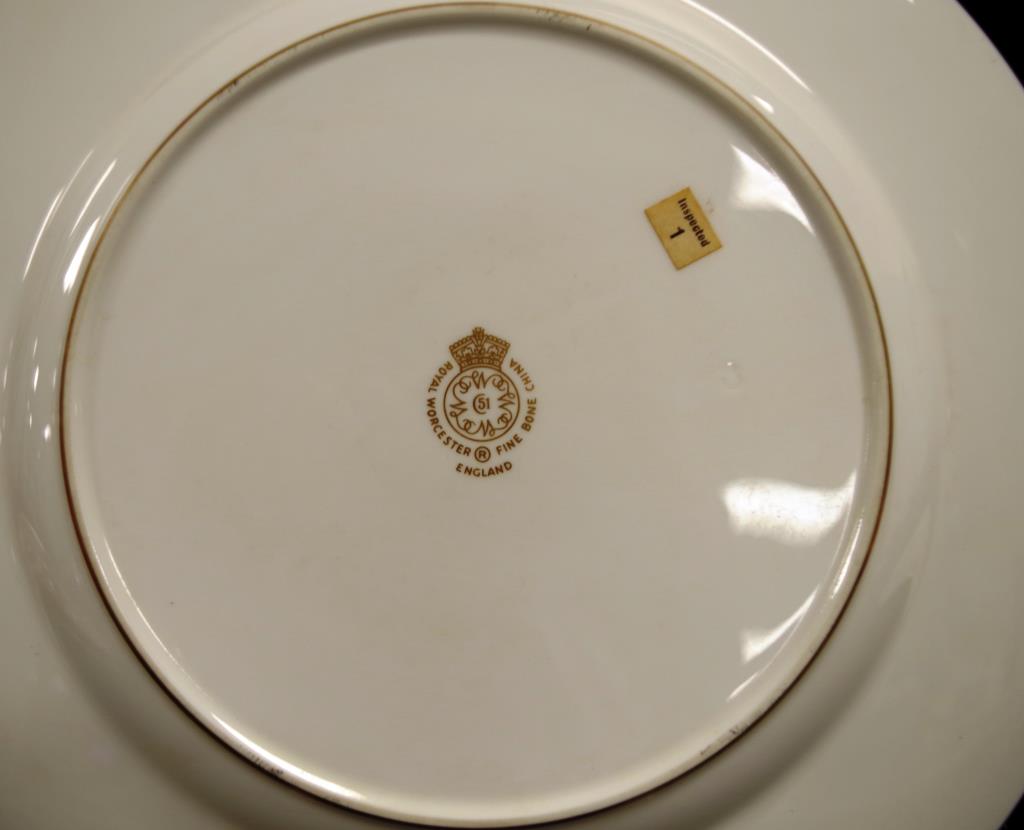 Royal Worcester painted fruit signed cabinet plate - Image 5 of 5