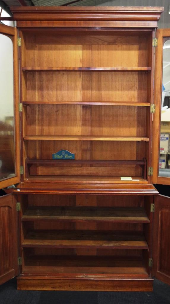 Colonial cedar elevated bookcase - Image 2 of 2