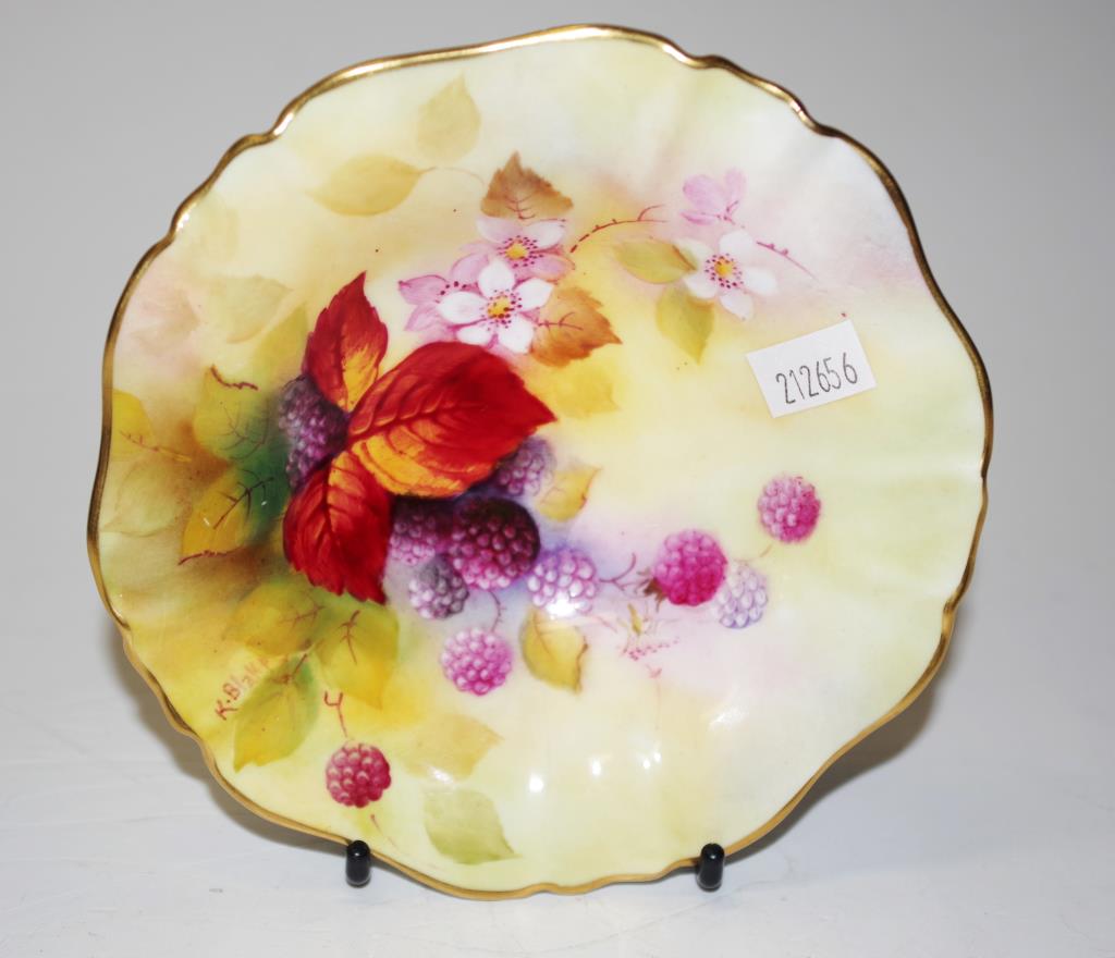 Royal Worcester signed painted 'Berry' bowl - Image 5 of 5