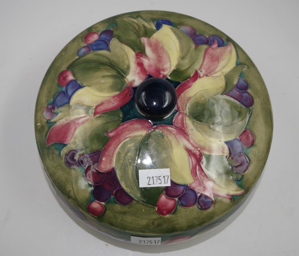 William Moorcroft leaf & berry lidded bowl - Image 3 of 5