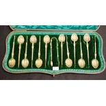 Cased set Edward VII silver gilt anointing spoons