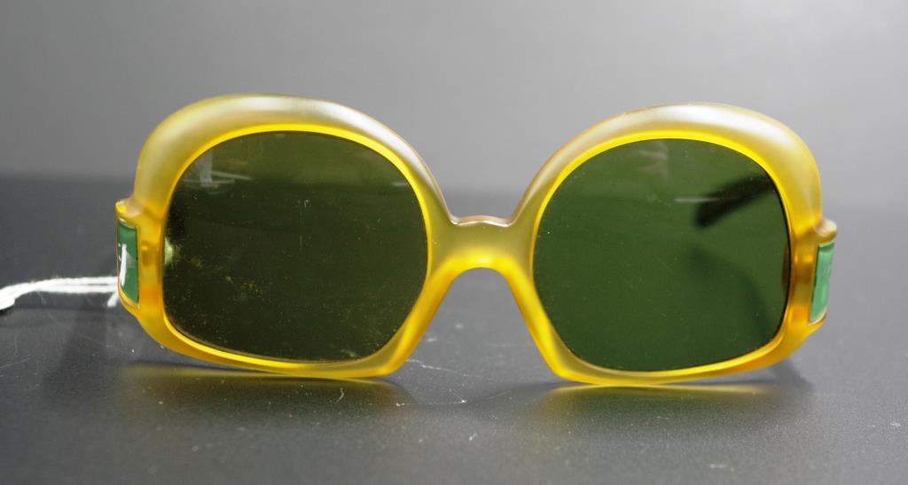 Pair Dior, Paris fashion sun glasses - Image 2 of 4