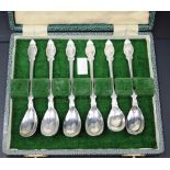 Cased set Edward VII sterling silver teaspoons