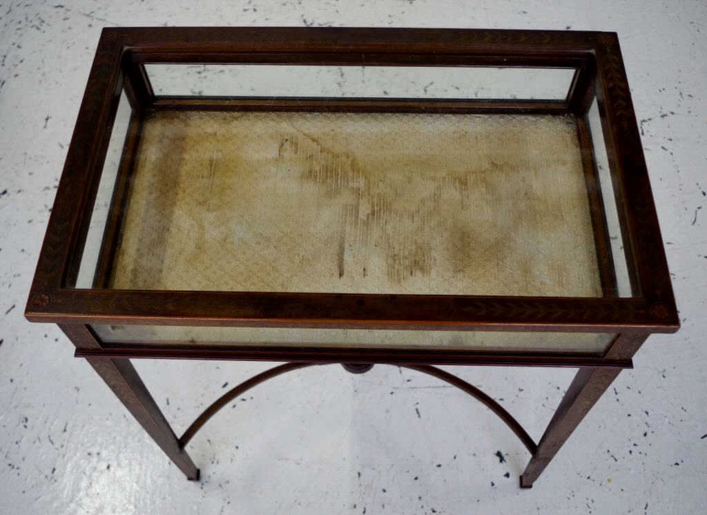 Antique Sheraton Revival vitrine table - Image 2 of 4