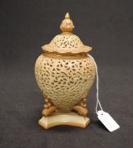 Early Locke, Worcester ceramic potpourri jar