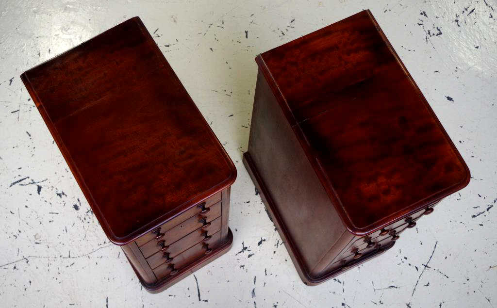 Pair of antique mahogany bedside chests - Image 2 of 3
