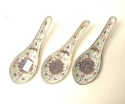 Set three early Chinese painted ceramic spoons