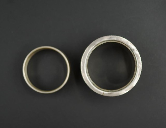 Two sterling silver napkin rings - Image 2 of 4