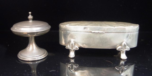 Sterling silver footed stud/button box
