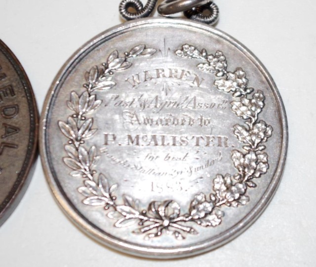 Two early commemorative medallions - Image 4 of 4