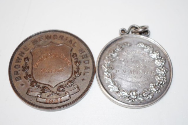 Two early commemorative medallions - Image 2 of 4