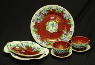 Group Maling ceramic table pieces