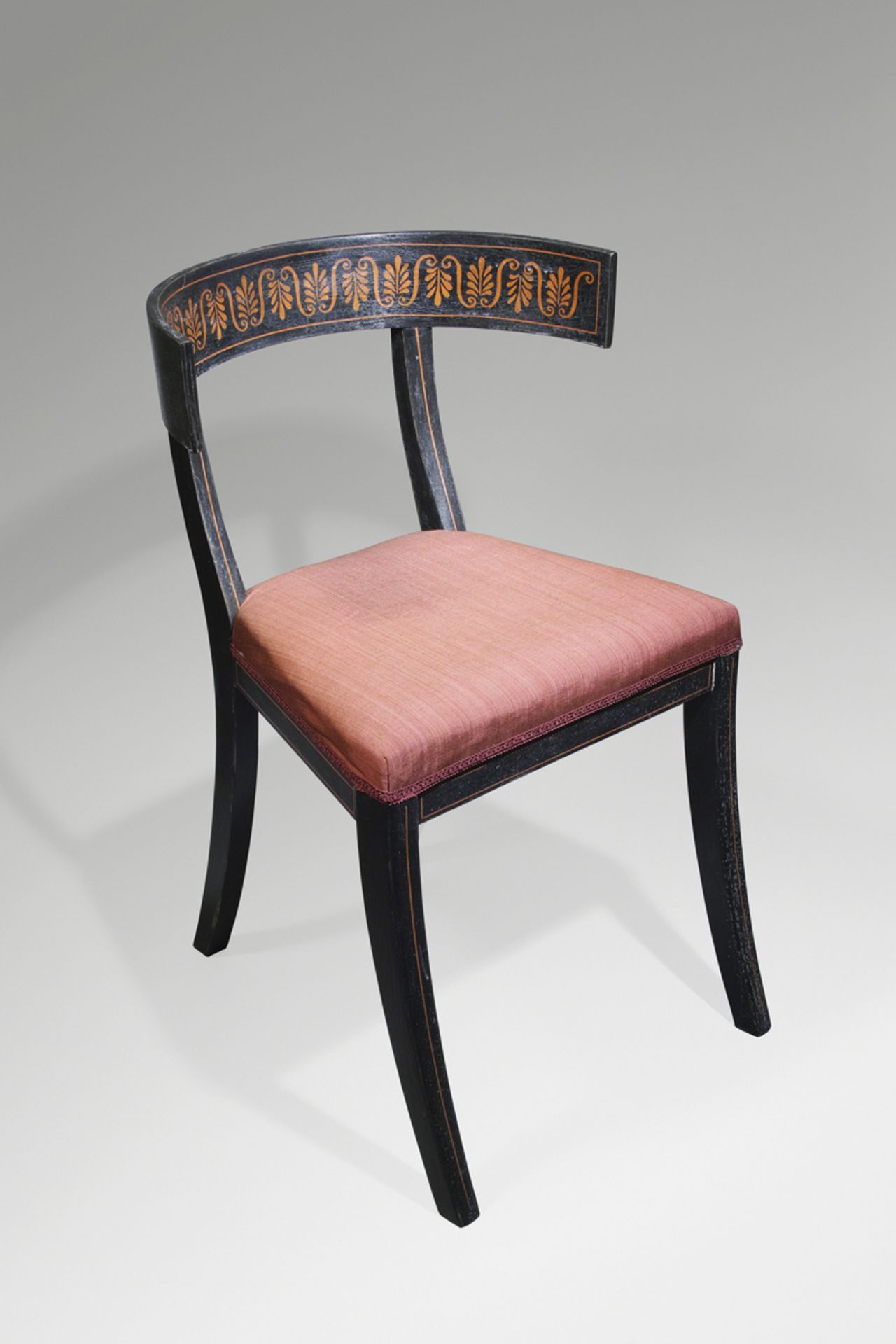 Französisch oder Skandinavisch: um 1820-30. Klismos-Stuhl im etruskischen Stil