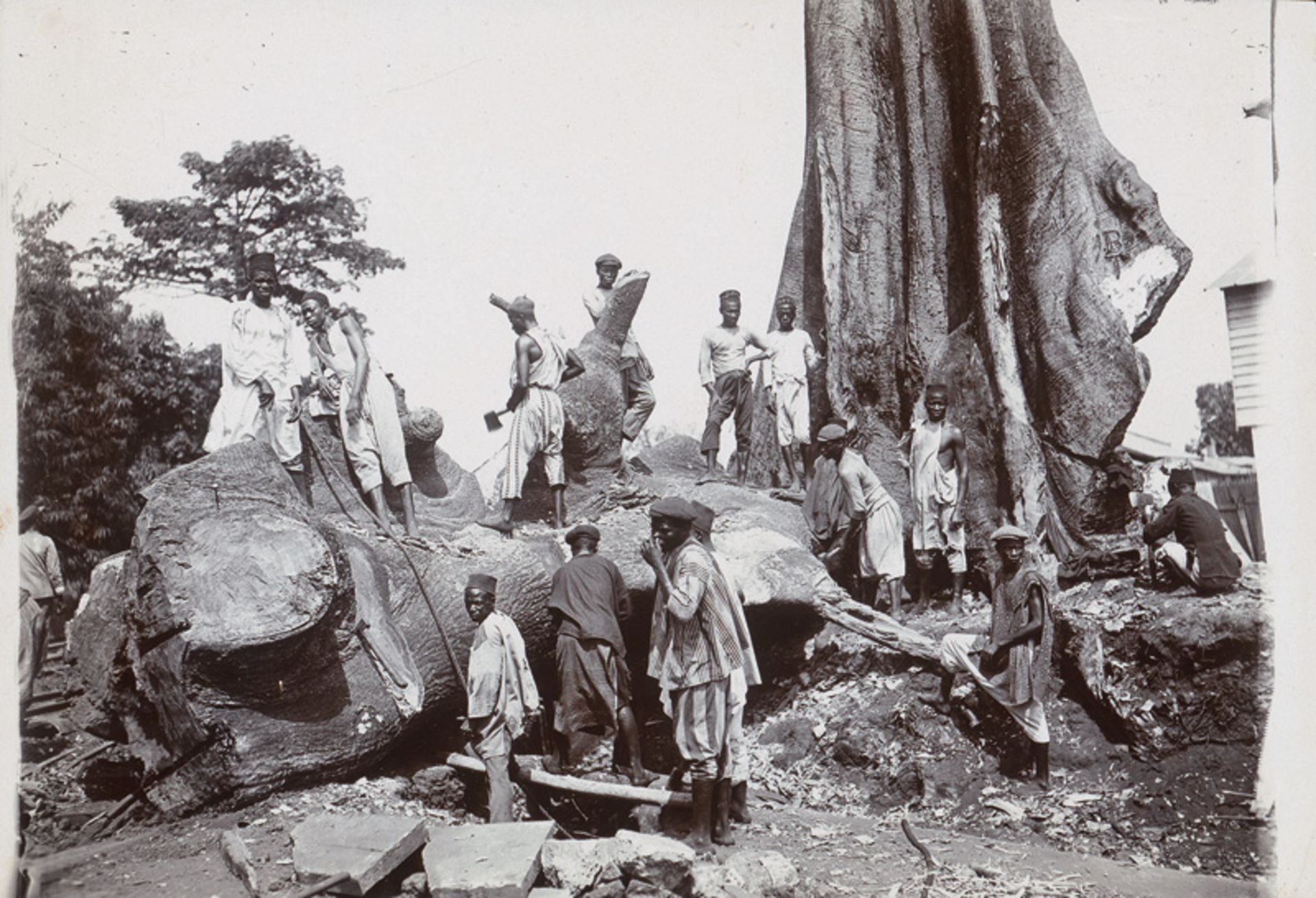 West Africa: Two souvenir albums of Sierra Leone and Nigeria of an En... - Bild 2 aus 5