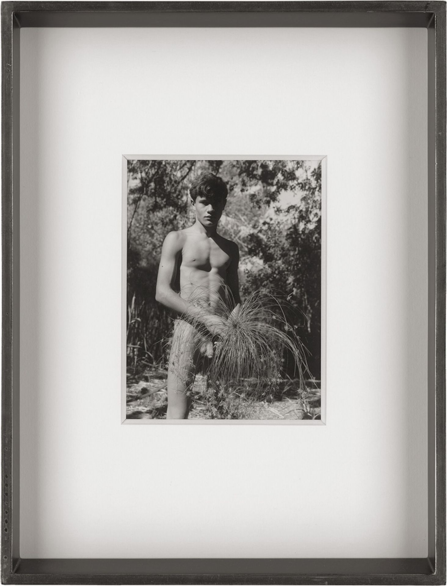 Helbig, Konrad: Young nude man with grass, Sicily