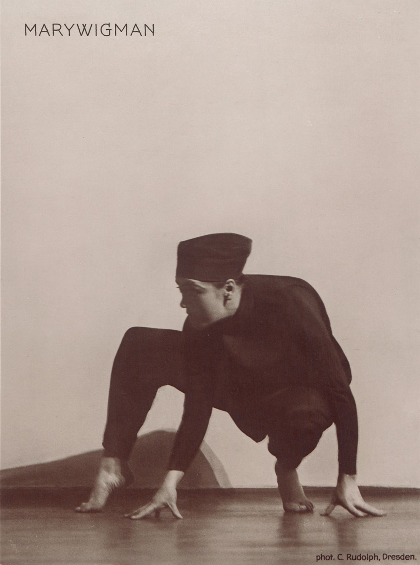 Dance Photography: Mary Wigman in dance poses - Bild 2 aus 3