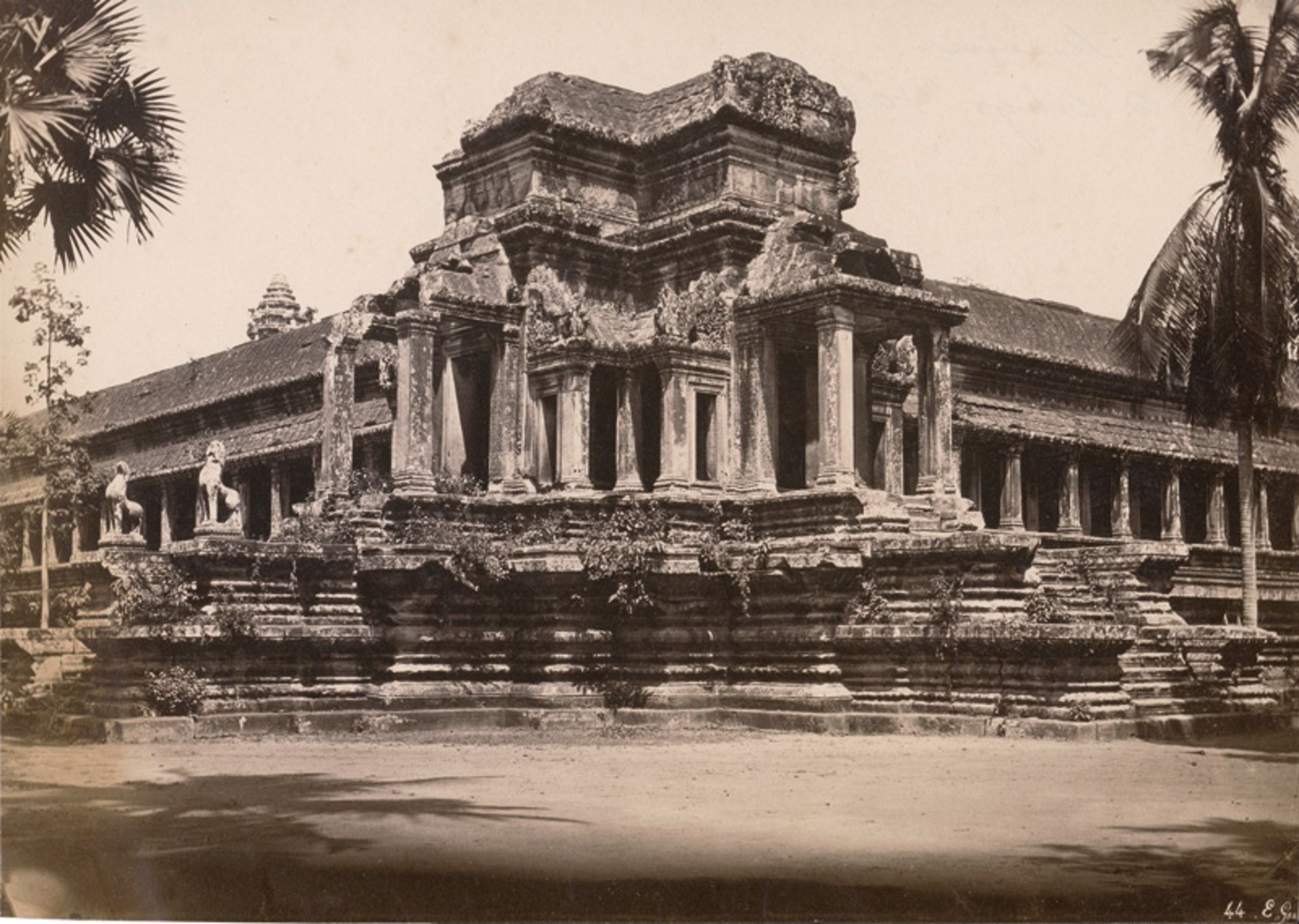 Gsell, Emile: Angkor Wat - Gallery of the bas-reliefs. Portico of the ...