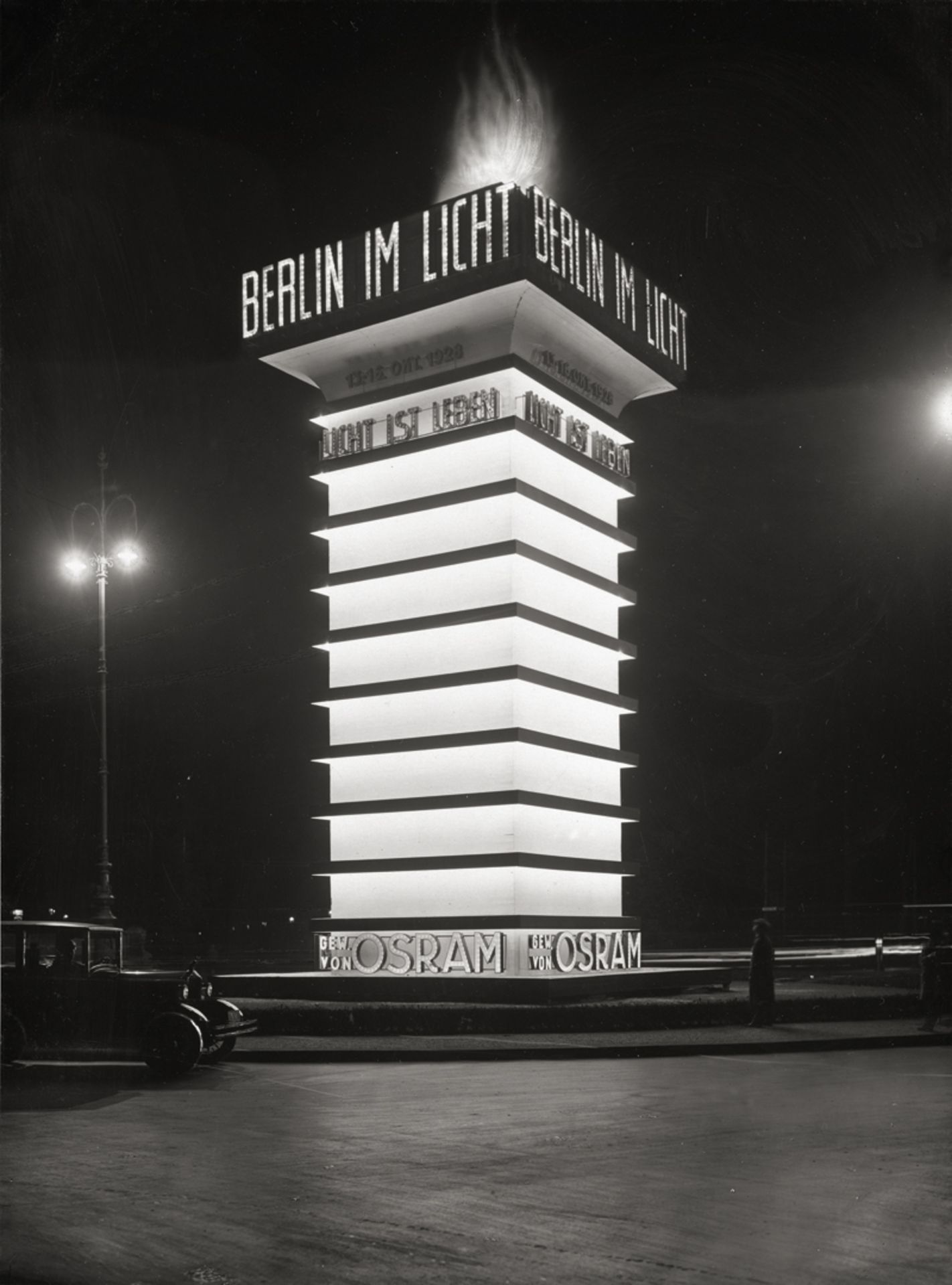 Berlin im Licht: Views of buildings illuminated for 'Berlin im Licht' - Bild 3 aus 4