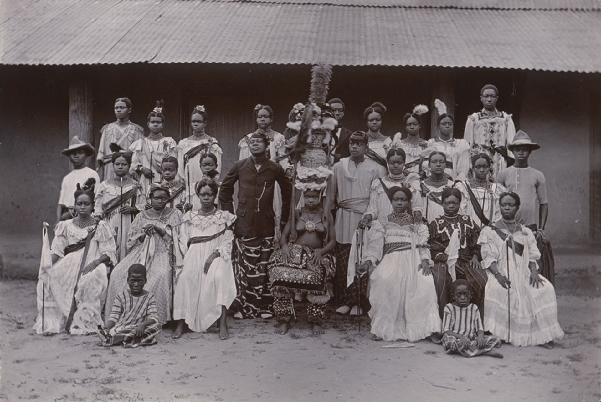 West Africa: Two souvenir albums of Sierra Leone and Nigeria of an En... - Bild 5 aus 5