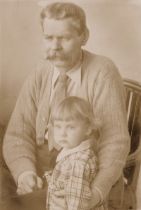 Delius, Charles: Maxim Gorki with his granddaughter Marfa Peshkov in Sorr...