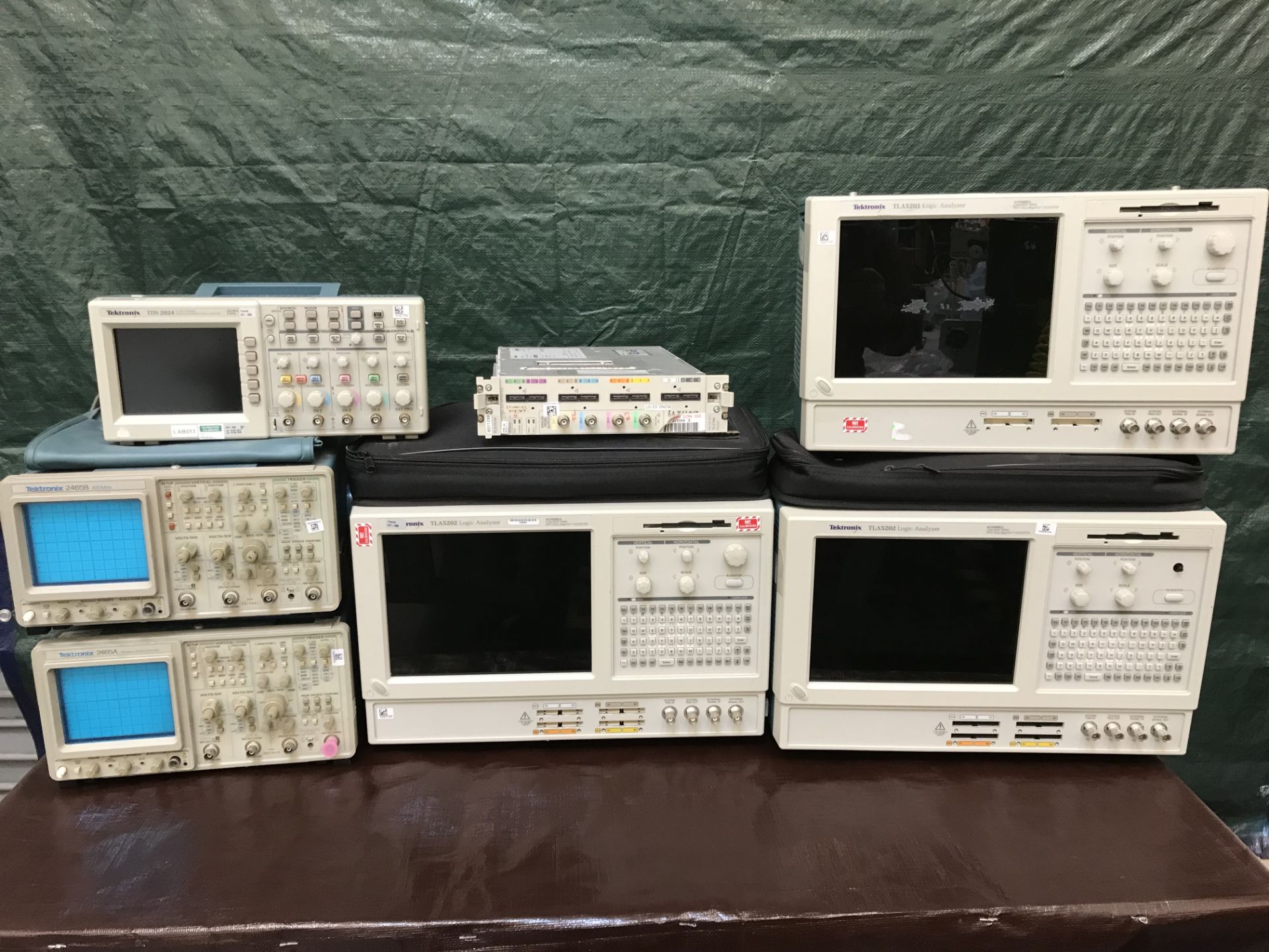 ID# 220049 Lot of 7 Tektronixs Test Instruments 2465A